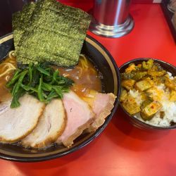 チャーシュー並・硬め多め，ライス