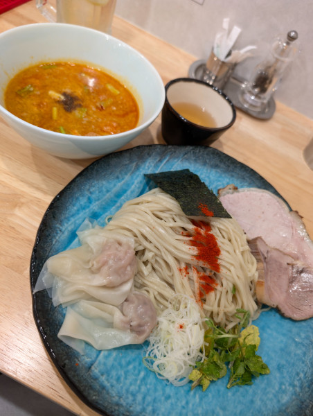 「MIXワンタン担々つけ麺」@地球の中華そばの写真