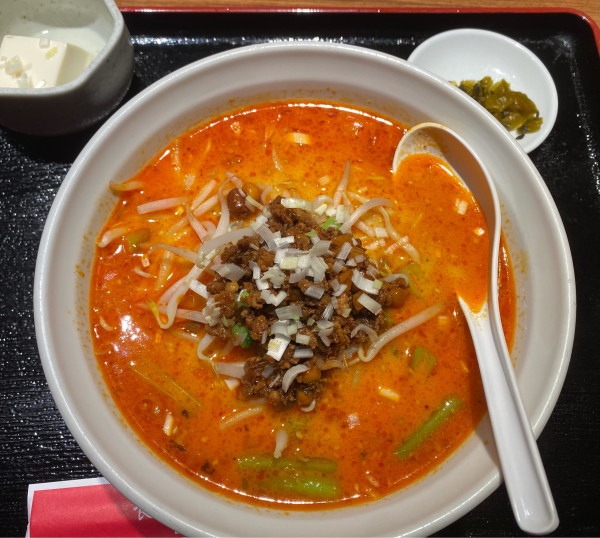 「世界一担々麺　880円」@チャ～ボン 多福楼 渋谷宮下公園前店の写真