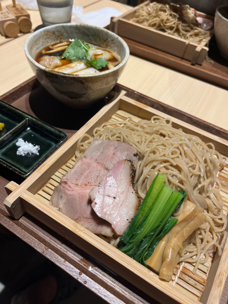 「鴨だしワンタンつけめん」@鴨中華そば 楓の写真