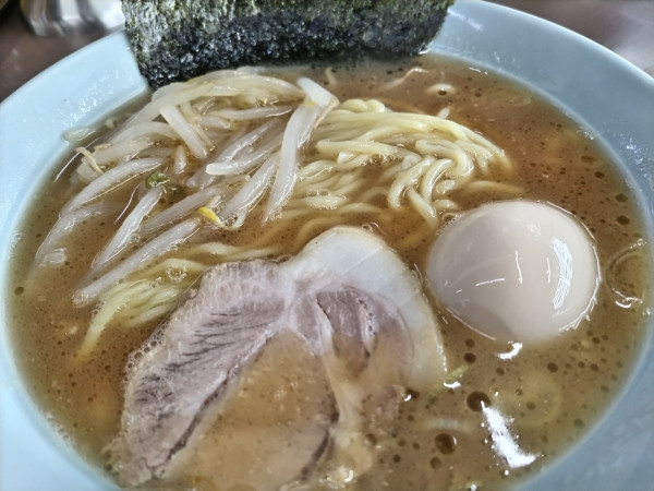 「ラーメン（味玉トッピング）」@だし○の写真
