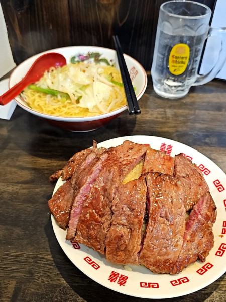 「幸せ炒飯 ステーキ2枚トッピング」@幸せの炒飯の写真