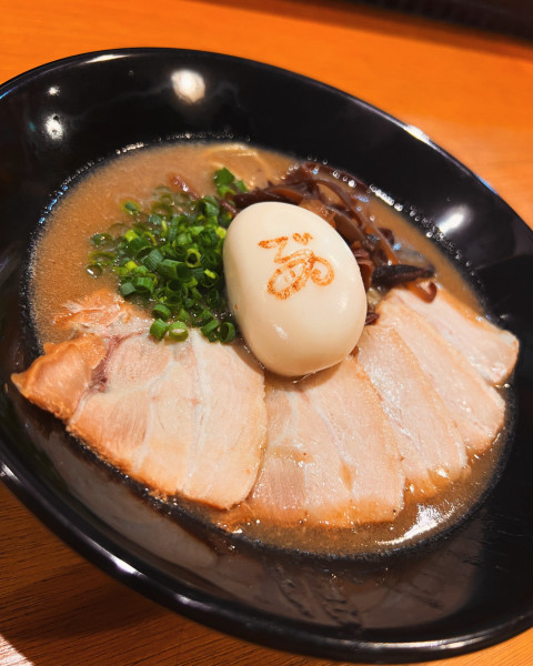 「濃厚豚骨スープ」@豚煮夢中の写真