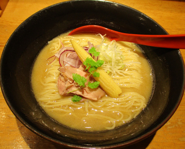 「＜2024冷しラリー＞渡り蟹の冷し麺　1250円」@焼きあご塩らー麺 たかはし 新宿本店の写真