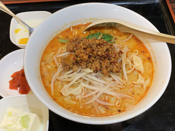 「担々刀削麺」@中華料理 興隆 東十条店の写真