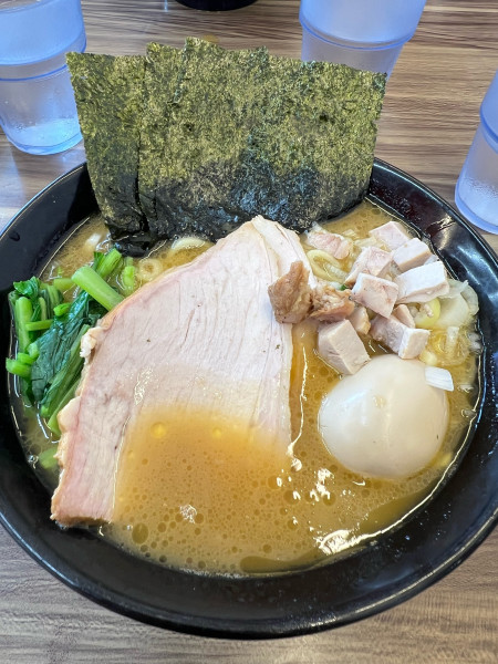 「上ラーメン」@横浜家系ラーメン 宮里家の写真