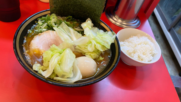 「全部のせラーメン 並 ¥1,250 ライス食べ放題 ¥100」@横濱家系ラーメン 川島家の写真