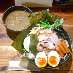 煮干しつけ麺（特盛・欲張りトッピング）