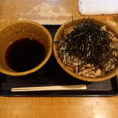 なぜ蕎麦にラー油を入れるのか。 東新宿店の画像