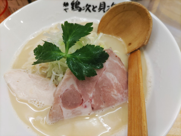 「鶏貝そば(大盛り)」@麺や 鶏次と貝次の写真