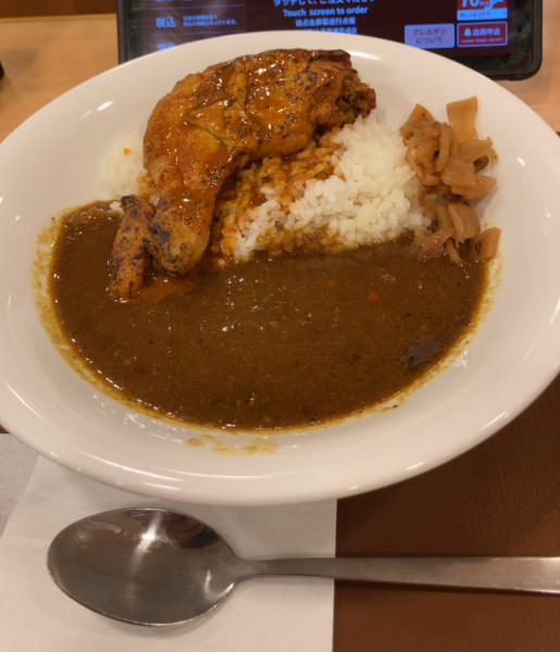 「タンドリーチキンカレー　790円」@すき家 神保町駅前店の写真
