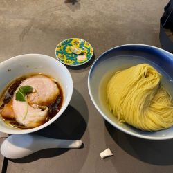 淡麗昆布水つけ麺