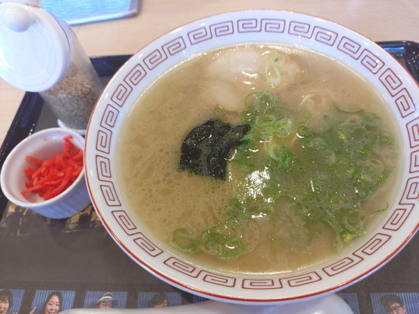 「博多ラーメン、替玉、クーポン味玉」@らあめん花月嵐  国立府中インター店の写真