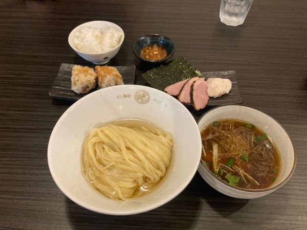 「鴨だしつけ麺+ 唐揚げ定食セット1200円」@だし麺屋 波ノあやの写真