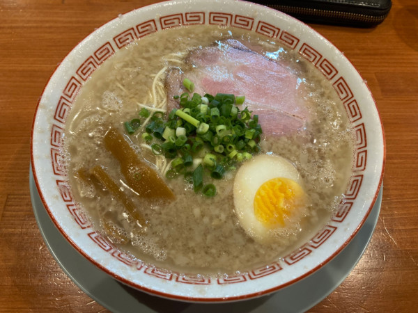 「博多こってり+替え玉×2 1230円」@濃厚豚骨らーめん 博多一路の写真