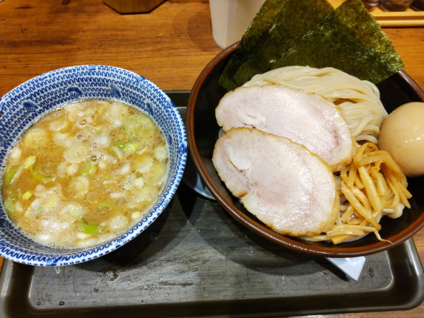 「つけ麺＋チャーシュー」@舎鈴 ビーンズ武蔵浦和店の写真