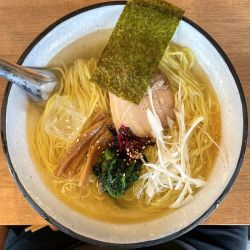 冷し塩そば（大盛サービス）