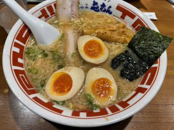 「味玉東京豚骨ラーメン」@屯ちん 池袋本店の写真