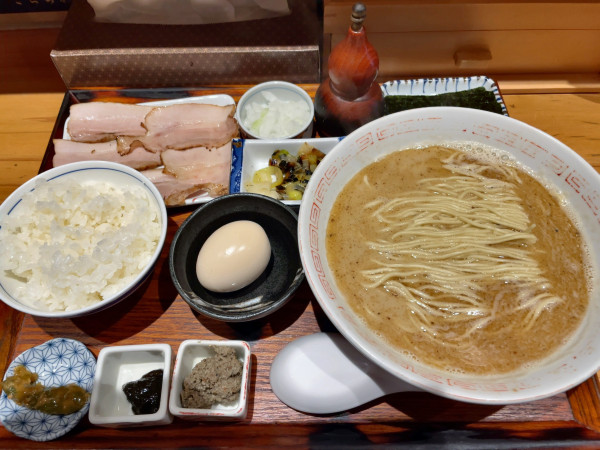 「鯖定食」@炭火焼濃厚中華そば 海富道の写真