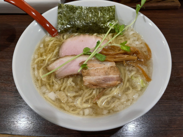 「鯛煮干しセアブラ白醤油そば」@中華そば 東京ぐれっちの写真