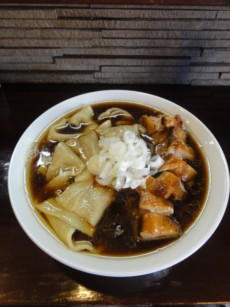 「ワンタンチャーシュウメン  1450円麺大盛150円」@手打ち 陰日向の写真