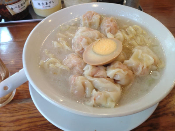 「粗挽き肉汁雲吞麺(９７９円)」@広州市場 五反田店の写真