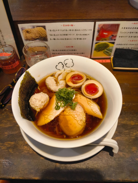 「特製鶏の醤油らーめん　1500円」@鶏喰～TRICK～の写真