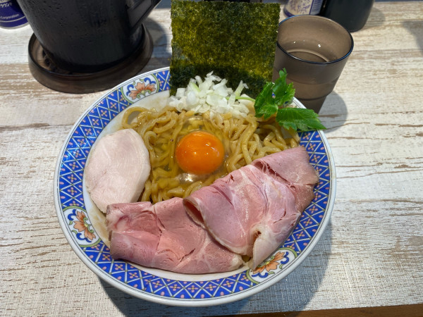 「濃厚たまごの混ぜそば」@中華そば 四つ葉の写真