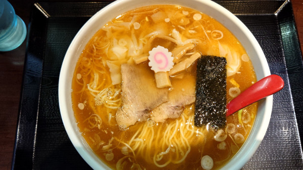 「ワンタン麺　中盛り　1050円」@中華蕎麦 金魚の写真