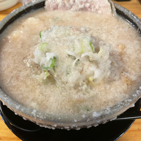 「玉子らーめん(醤油)背脂3 半麺 小ライス 900円」@チャッチャ系らーめん もん吉 伊勢崎支店の写真