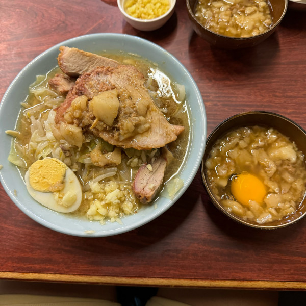 「ラーメン少なめブタカスアブラショウガ」@ラーメン富士丸 神谷本店の写真