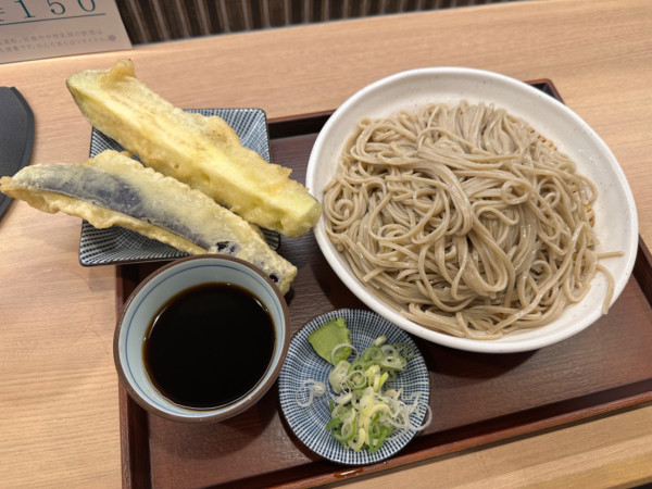 「大もり蕎麦(600円)+茄子天(200円)」@十割蕎麦 さがたに 田町店の写真