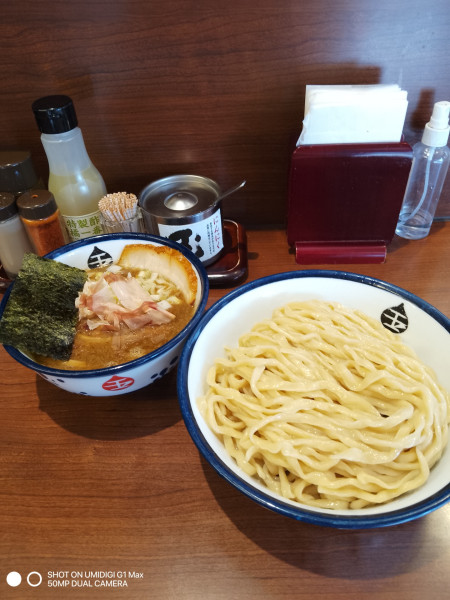 「つけめん+くだき肉」@つけめん 玉 本店の写真