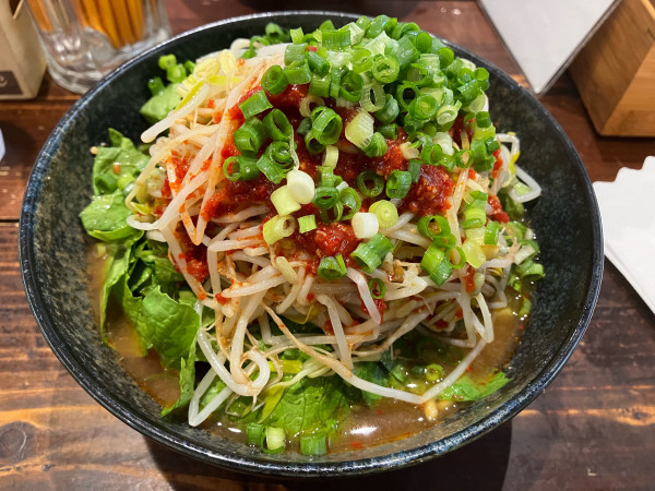 「辛味噌野菜そば　900円」@平良商店の写真