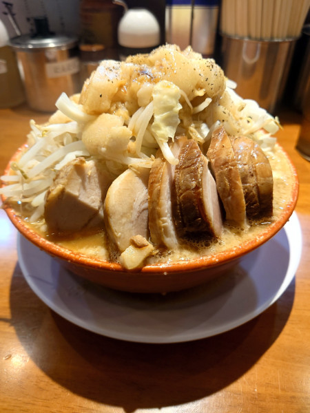 「大ラーメン 豚➕3  野菜マシ  アブラマシ」@らーめん バリ男 大森店の写真