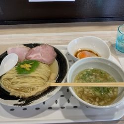 つけ麺(昆布水)・塩+もじ玉+(半ライス)