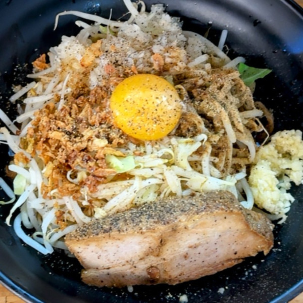 「まぜそば 1,050円」@らーめん豚の道の写真