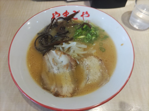 「とんこつラーメン」@ラーメン酒場 やまごやの写真