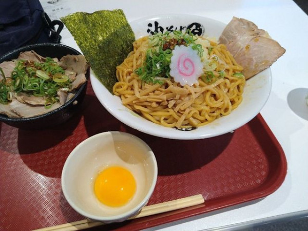 「油そば（卵入り）」@油そば だ イオンモール京都桂川店の写真