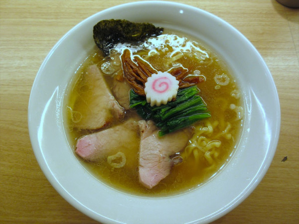 「塩ラーメン（900円）」@長岡食堂 東京ラーメン横丁店の写真