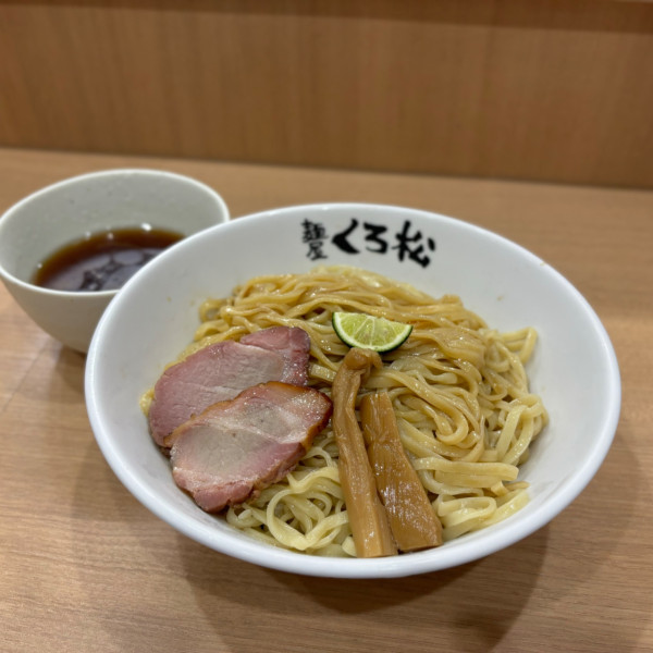 「鶏と煮干しの冷やし和えつけ麺」@麺屋くろ松の写真