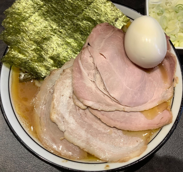 「特製ラーメン　＋　ネギ」@らーめん飛粋の写真