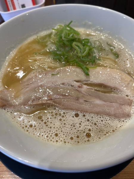 「濃厚鶏白湯そば（950）」@ラーメンステーション 姫路店の写真