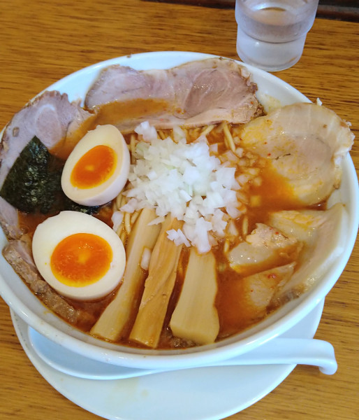 「赤の◯特煮干そば大盛」@煮干そば とみ田の写真