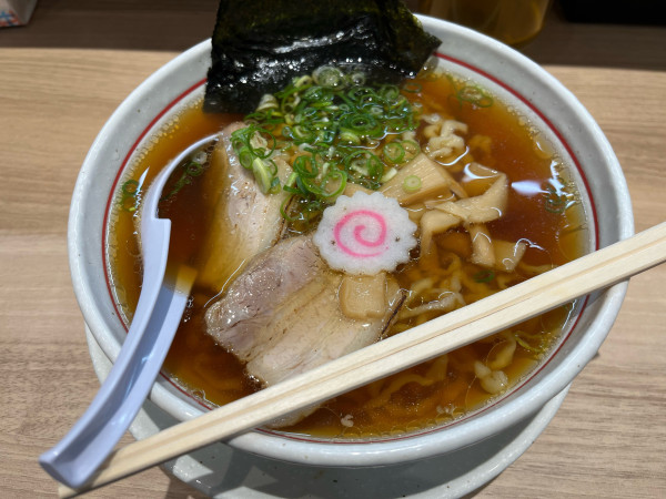 「山形中華そば【880円】」@山形中華そば 麺や 一球の写真