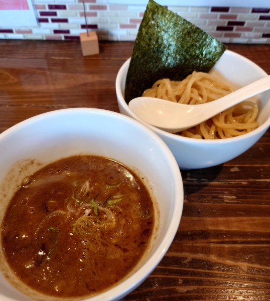 「濃厚ニボつけ麺(半麺、950円)」@煮干しそば 虎空の写真