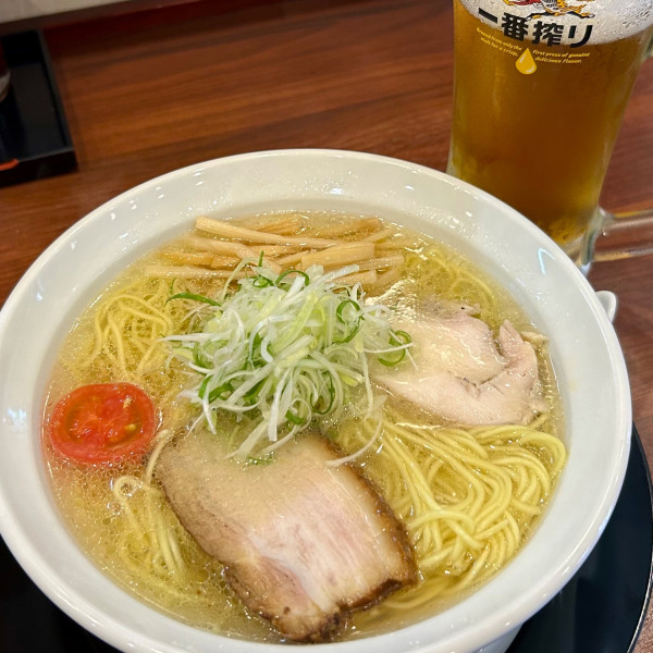 「塩ラーメン＋生ビール」@ラーメン 塩司の写真
