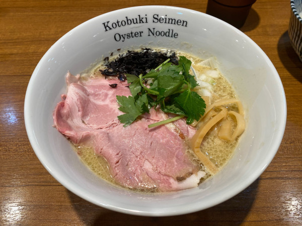 「濃厚牡蠣蕎麦」@寿製麺よしかわ 川越店の写真