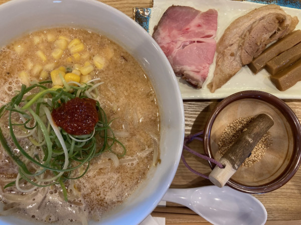 「白味噌」@特選中華蕎麦 諭吉の写真