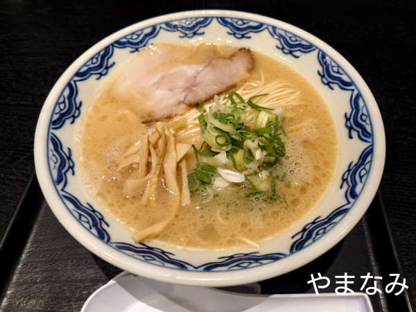 「博多らぁめん」@博多麺房 赤のれん 丸ビル店の写真